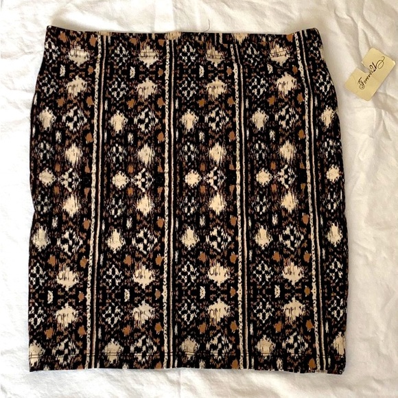 Forever21 Size Large Bodycon mini skirt lizard print black cream taupe NWT - Picture 1 of 3